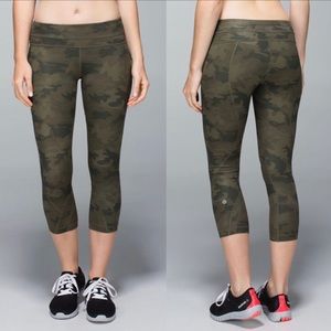 Lululemon Camo crop Run Inspire Pant